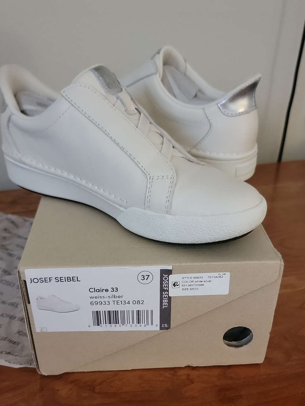 Josef Seibel "Claire" Leather Slip On Sz 37...off White W Silver Heel Accent